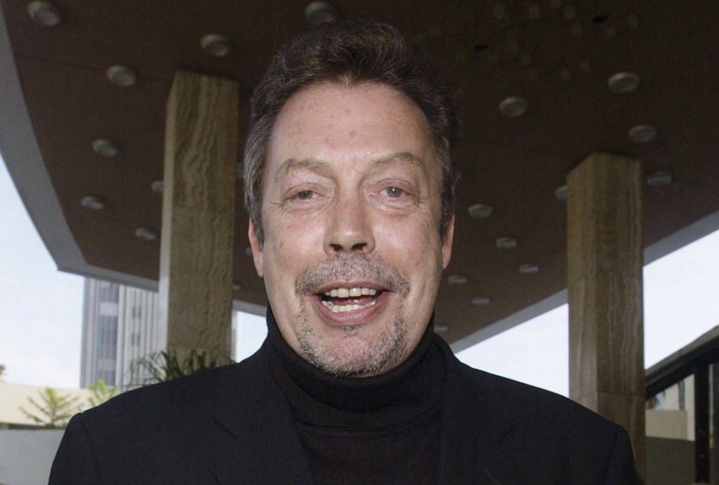 Morre Tim Curry, ator de “Esqueceram de Mim 2” e do cult “Rocky Horror”, aos 80 anos