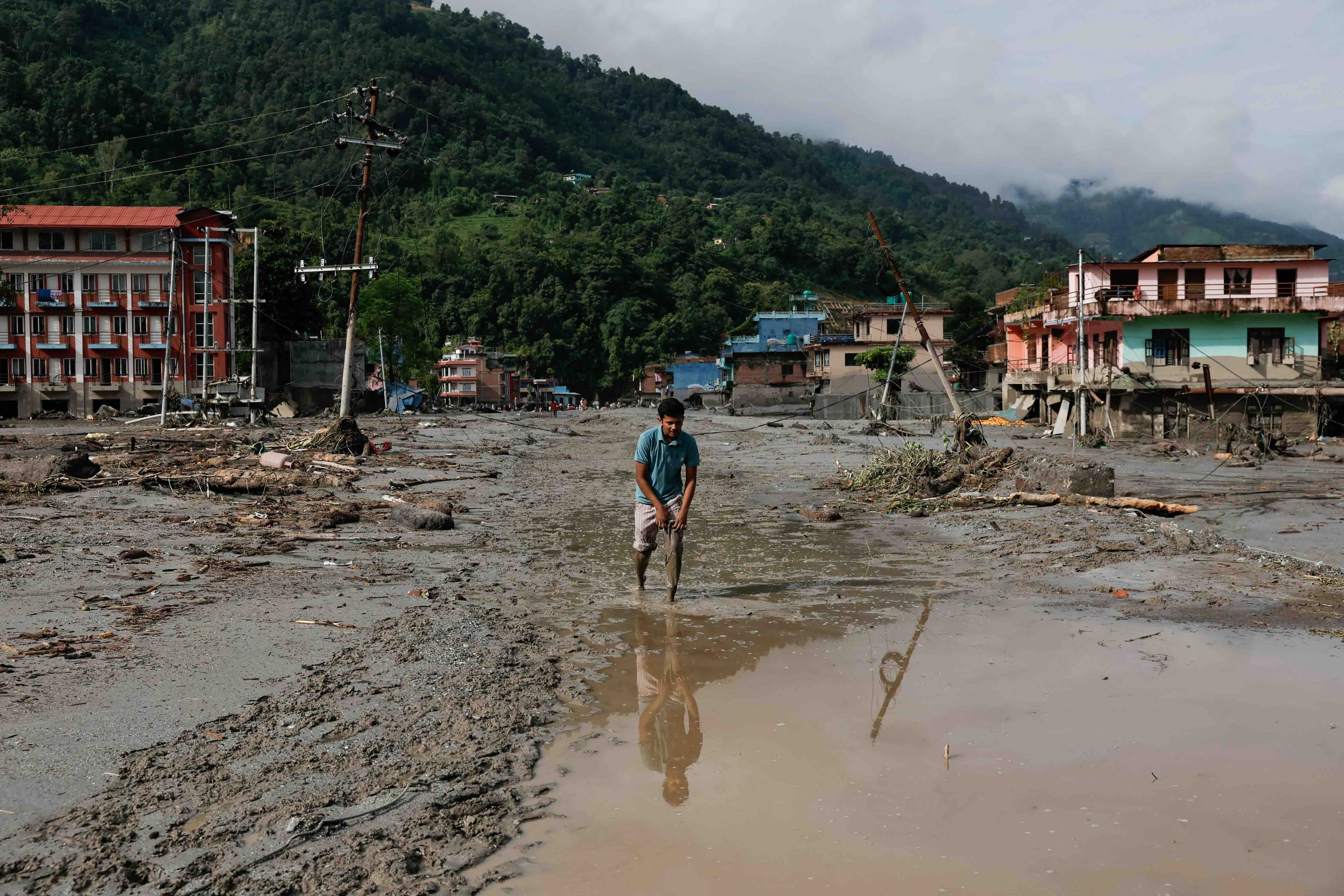 Nepal supera marca de 1.000 mortos após grandes enchentes e deslizamentos