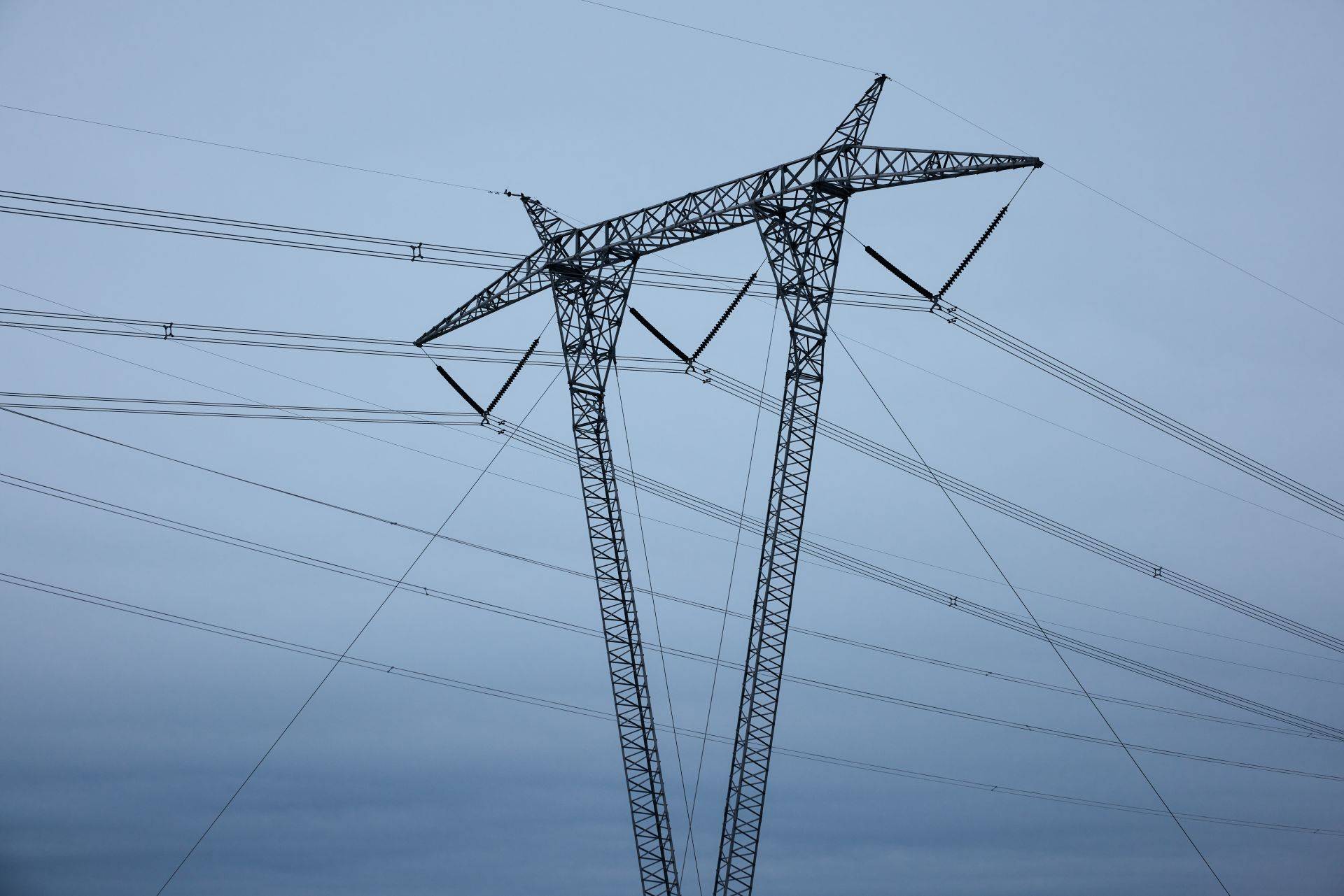A IA está danificando seus próprios data centers — e o problema é a energia