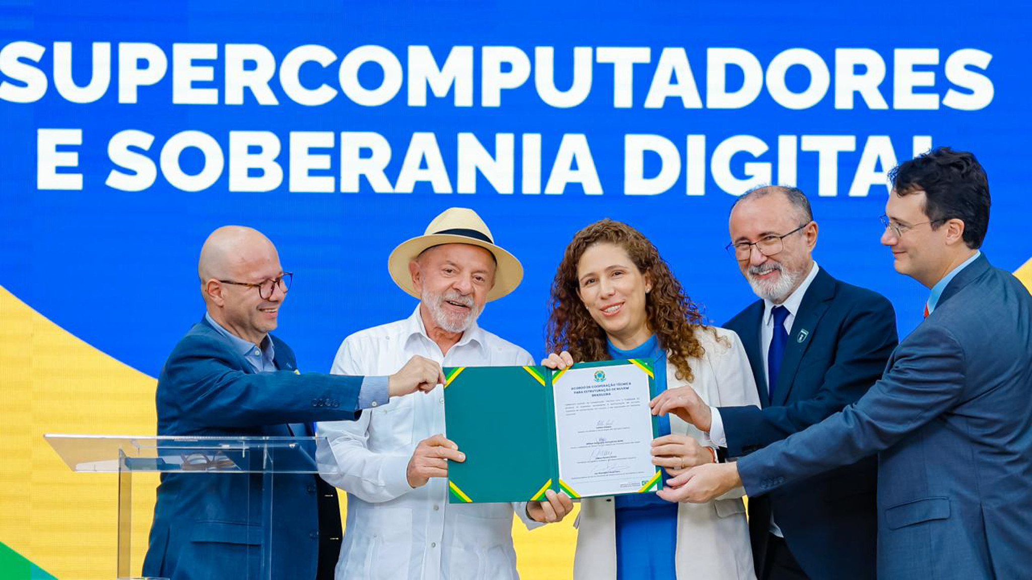 Governo lança plano de IA que inclui supercomputadores e nuvem brasileira - QTU Questões do Universo