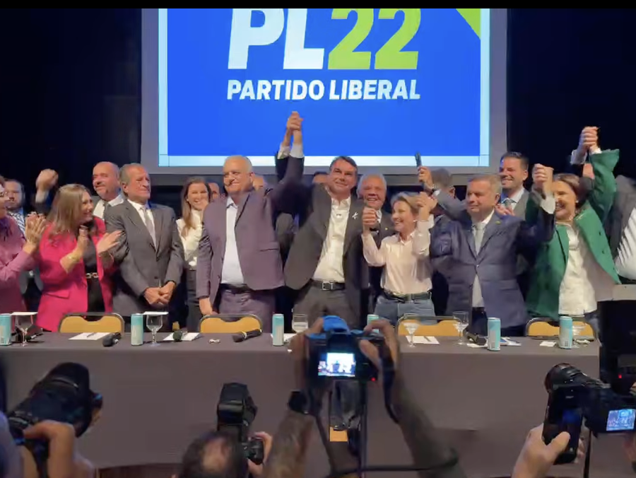 Após impasse, Flávio anuncia Alfredo Gaspar como vice em chapa “puro-sangue” do PL