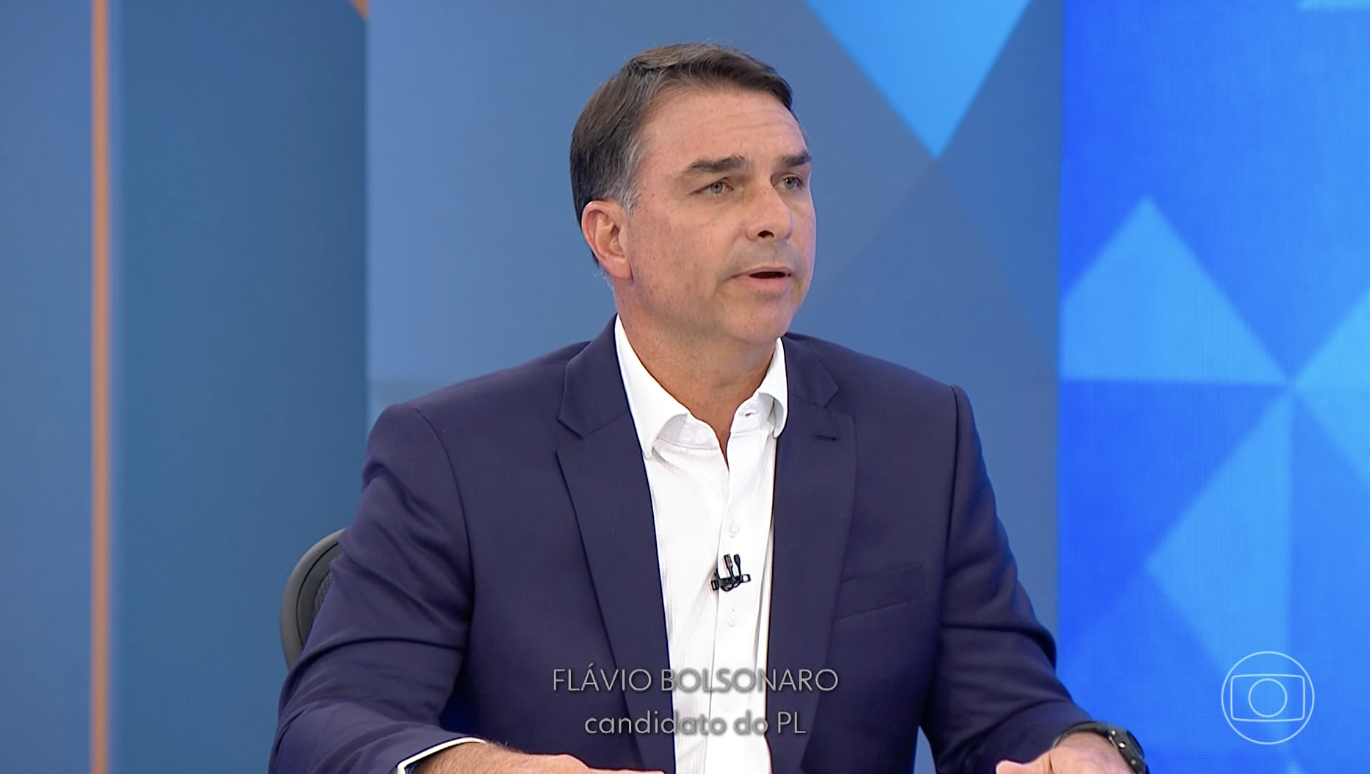 Flávio diz que não recebeu recursos de Vorcaro e cobra investigação sobre Lula