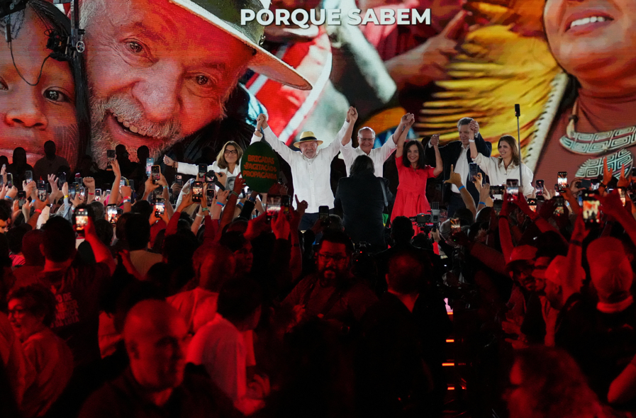 Precisamos decidir o que é prioridade no País, num projeto de 10, 15 anos, diz Lula