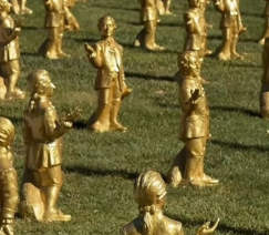 210 estatuetas douradas de Mozart são furtadas na Áustria
