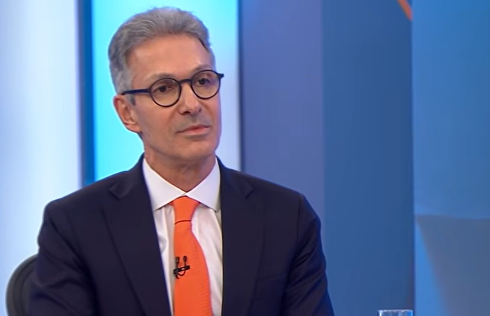 Zema sinaliza flexibilização fiscal e manutenção do ganho real do salário mínimo
