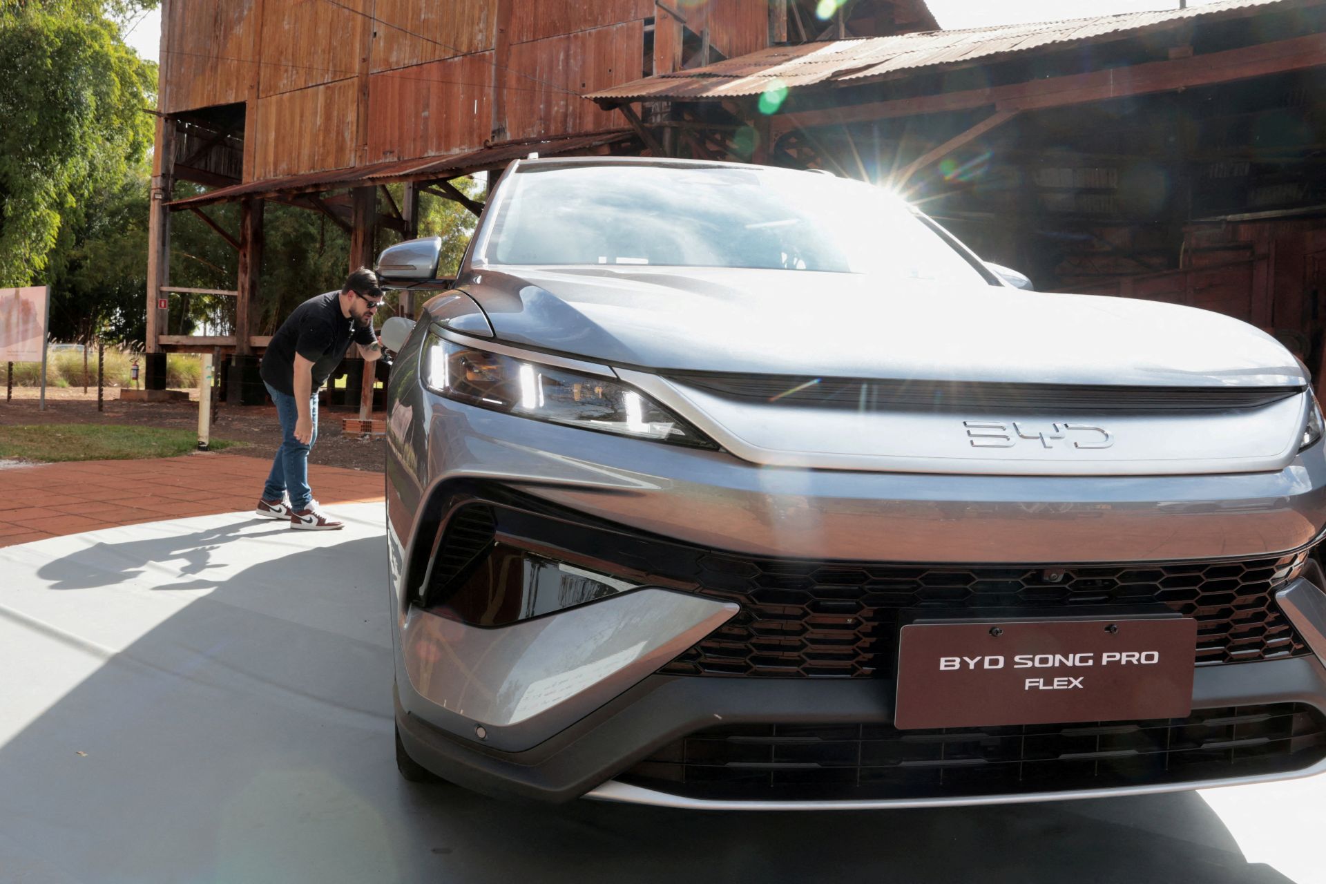 Vendas de carros chineses crescem em  todos os lugares, menos na China