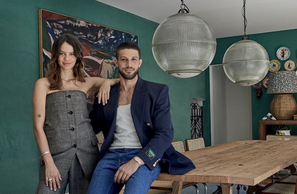 Do “muquifo” da novela à mansão de 500 m²: veja onde vive Chay Suede - QTU Questões do Universo