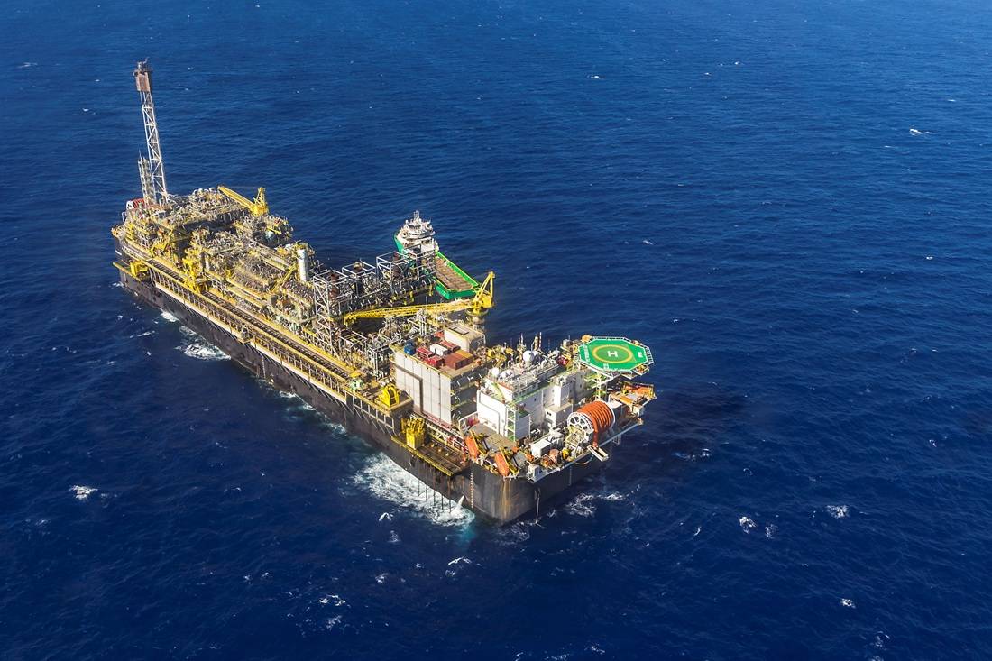 Petrobras com trade eleitoral e petróleo acima de US$ 100: o que esperar para a ação?