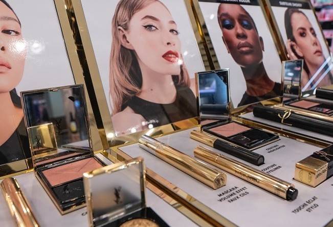 (Foto: Reprodução do Instagram/@yves_saint_laurent.cosmetics)