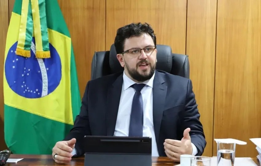 Ex-chefe de gabinete de Lula admite empréstimo de lobista ligada ao Careca do INSS