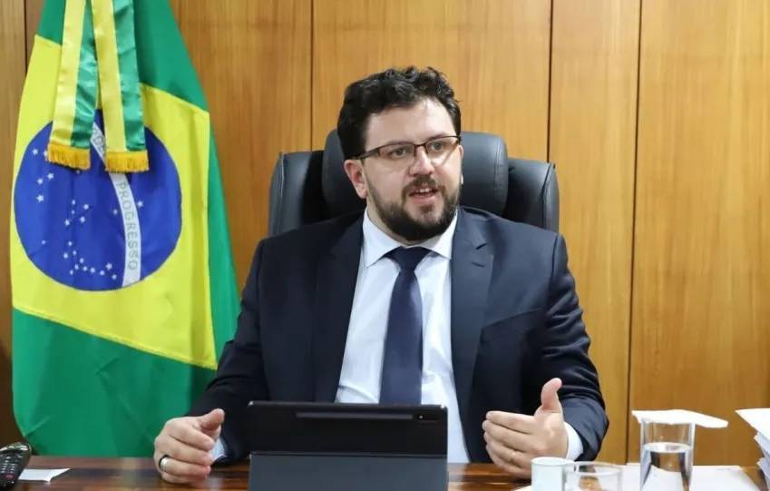Ex-chefe de gabinete de Lula admite empréstimo de lobista ligada ao Careca do INSS