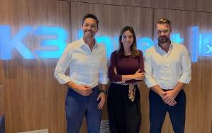 Márcio Marques, ao lado de Viviane Corazin e Marcelo de Paula: "existe uma transformação em curso no mercado de assessoria" (Foto: Divulgação/K3)