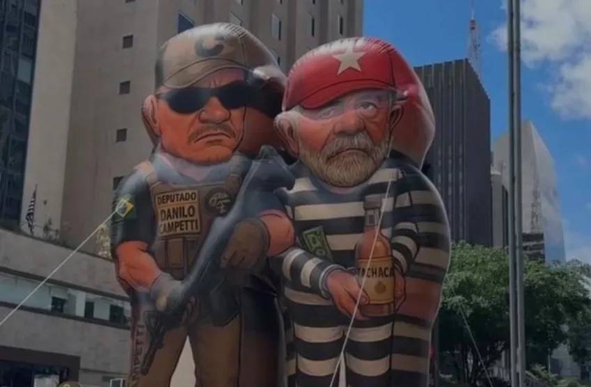 PF convoca policial candidato que prendeu Lula para explicar ato com “pixuleco” em SP