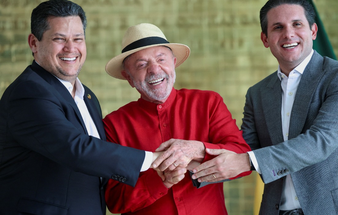 Fim da 6×1: sem aliados de Flávio, sessão expõe sintonia de Lula, Alcolumbre e Motta