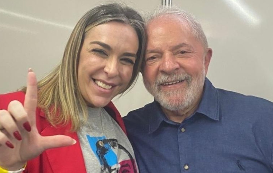 Mensagem no celular de lobista amiga de Lulinha cita presentes a assessor do governo