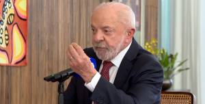 PL acusa Lula de uso eleitoral do Alvorada e pede restrições ao TSE