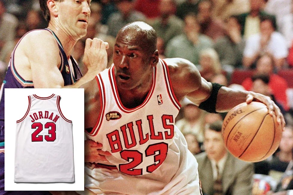 Camisa de Michael Jordan nas finais da NBA pode ser leiloada por R$ 500 milhões