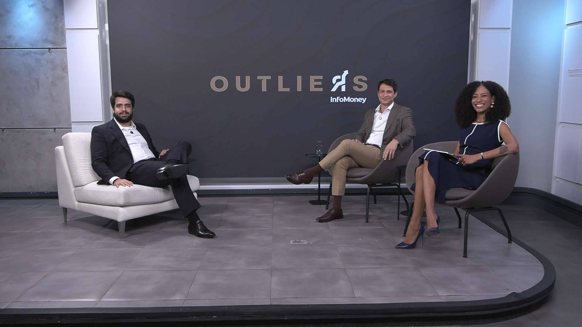 Outliers InfoMoney traz Danilo Gabriel, gestor de fundos indexados na XP Asset, em conversa com Clara Sodré, analista de fundos da XP, e Fabiano Cintra, head de análise de fundos da XP. Imagem reprodução