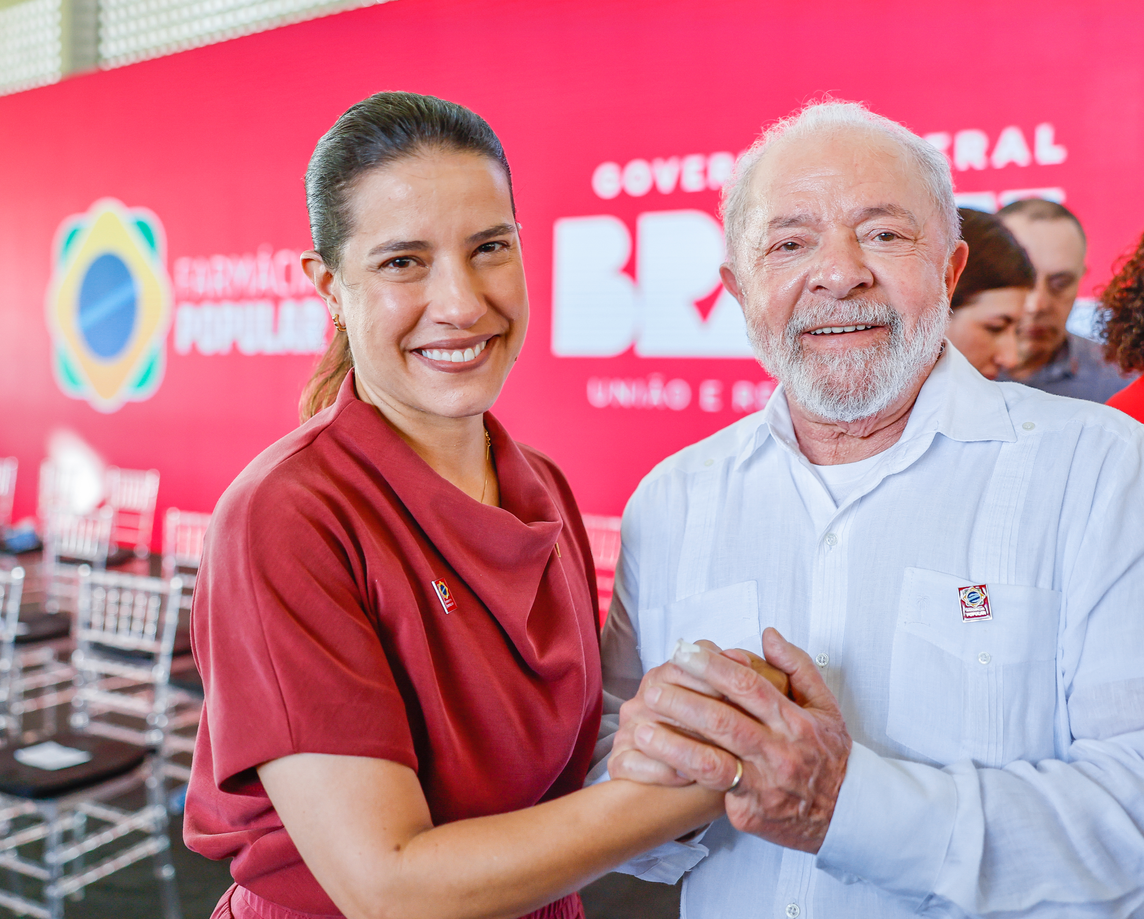 Raquel Lyra exalta parceria com Lula, mas evita declarar voto para presidente