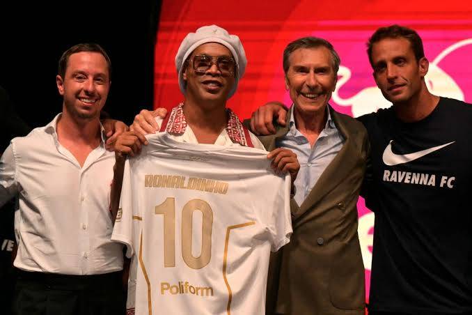 Jogador, acionista, embaixador: o que motivou volta de Ronaldinho Gaúcho ao futebol