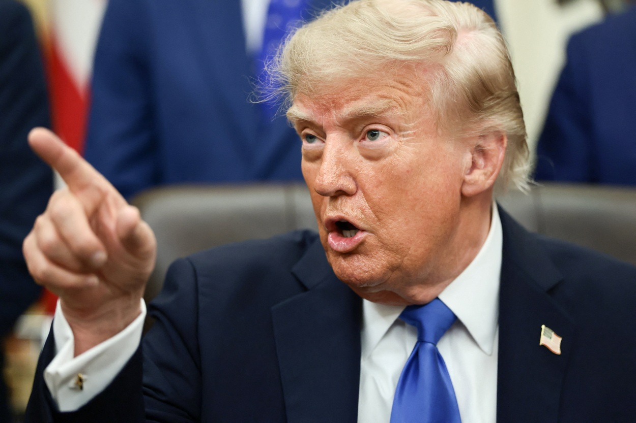 Trump diz que ofensiva contra o Irã não deve durar muito, mas ameaça novos ataques - QTU Questões do Universo