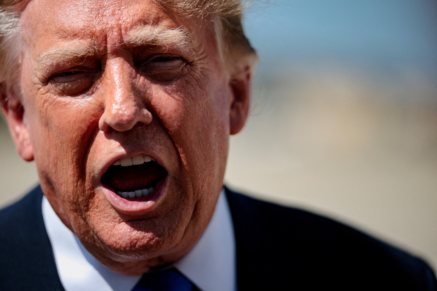 Trump prevê fim da guerra com Irã após “midterms” e promete gasolina mais barata