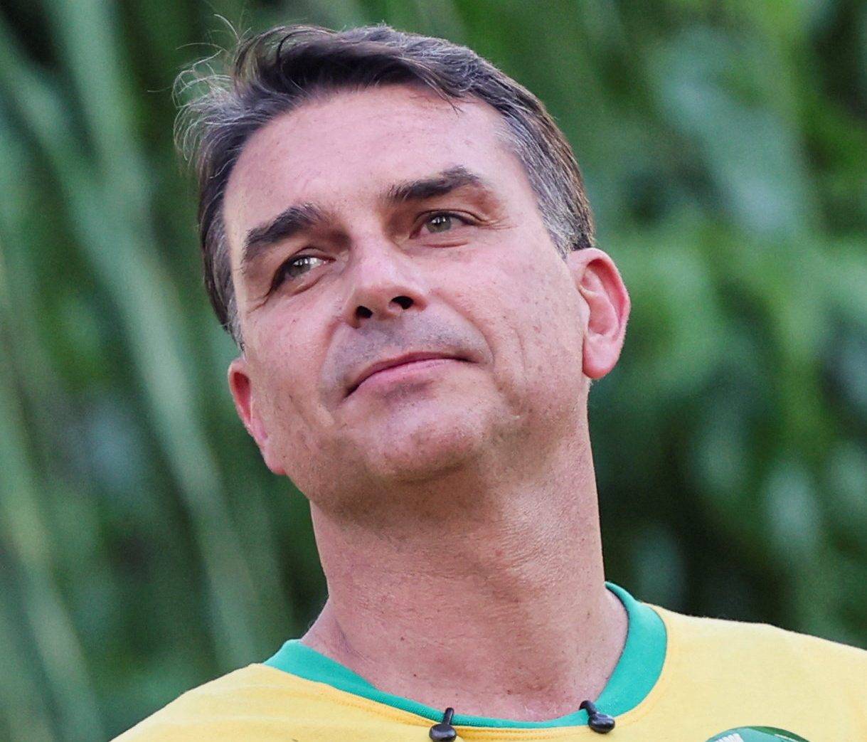 Flávio: STF está “dando canetada” a favor de Lula; Judiciário deve “ser consertado”