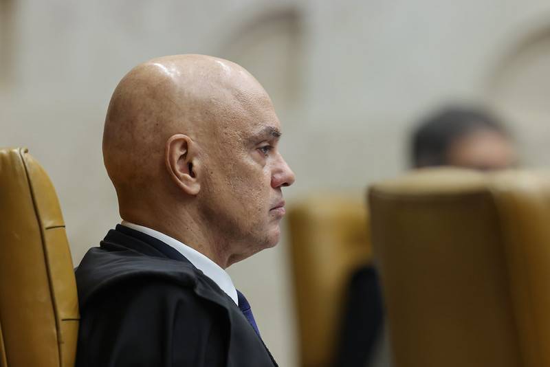 Moraes diz que ‘autoridades estrangeiras’ fizeram relatório sobre mensagens