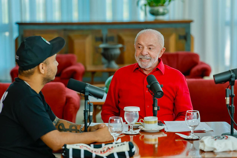 Lula diz que regulação da IA precisa ser dura e feita globalmente