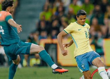 Brasil marca no último lance e evita vexame contra Austrália em 1º amistoso pós-Copa