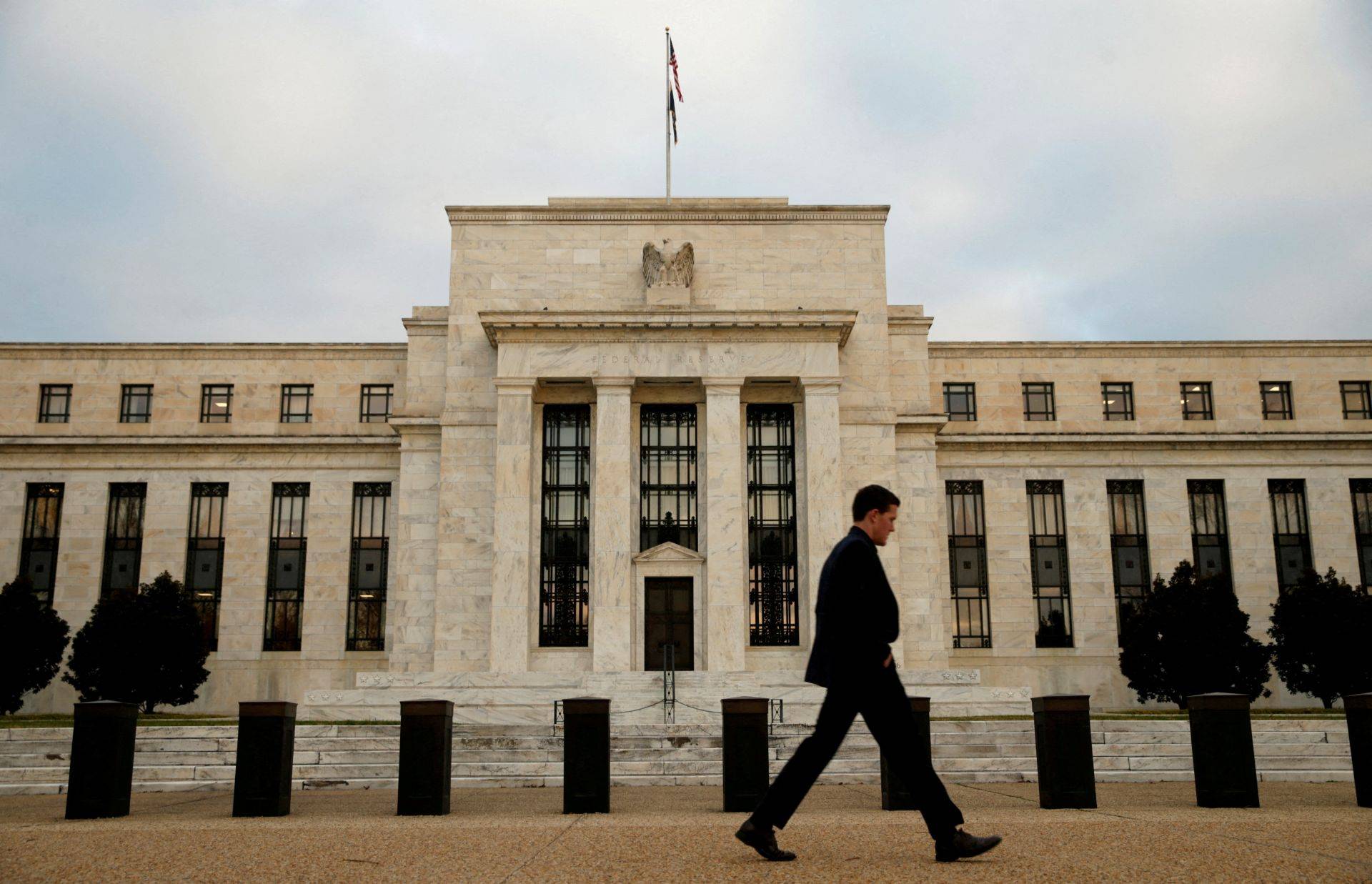 Economistas destacam compromisso do Fed no “retorno mais tempestivo” à meta de 2%