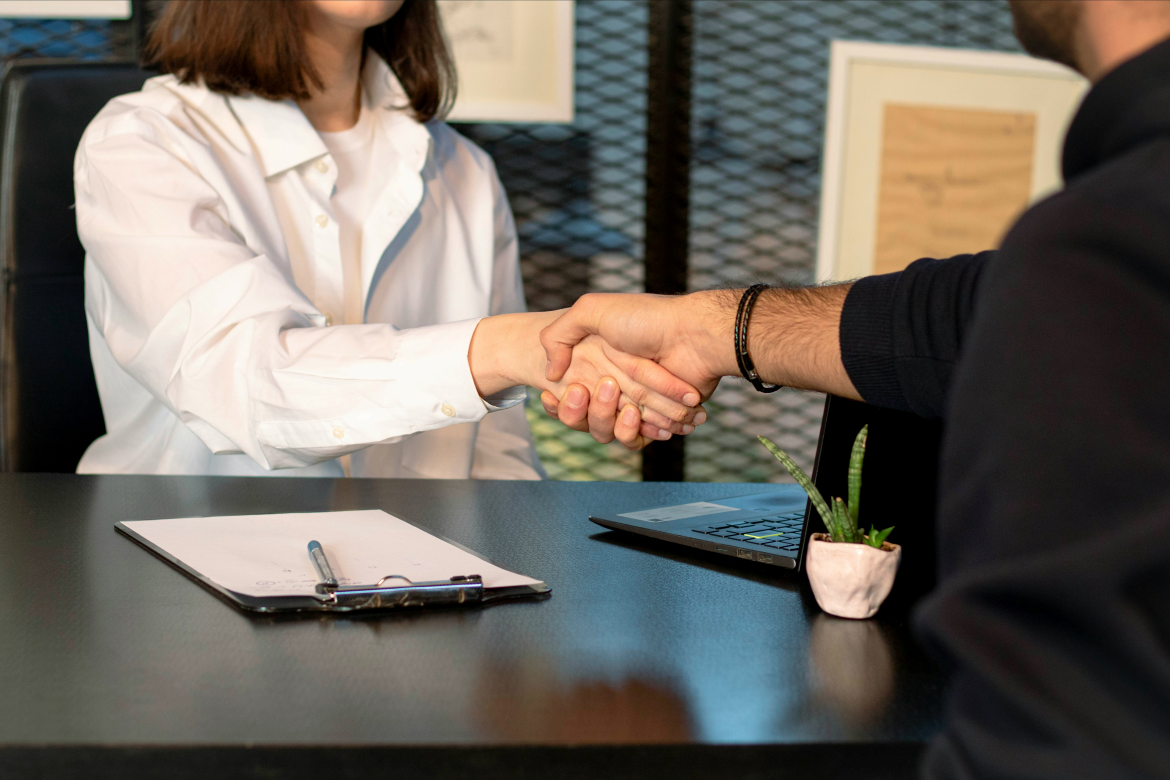 Prompts para avaliar currículo e se preparar para entrevistas de emprego