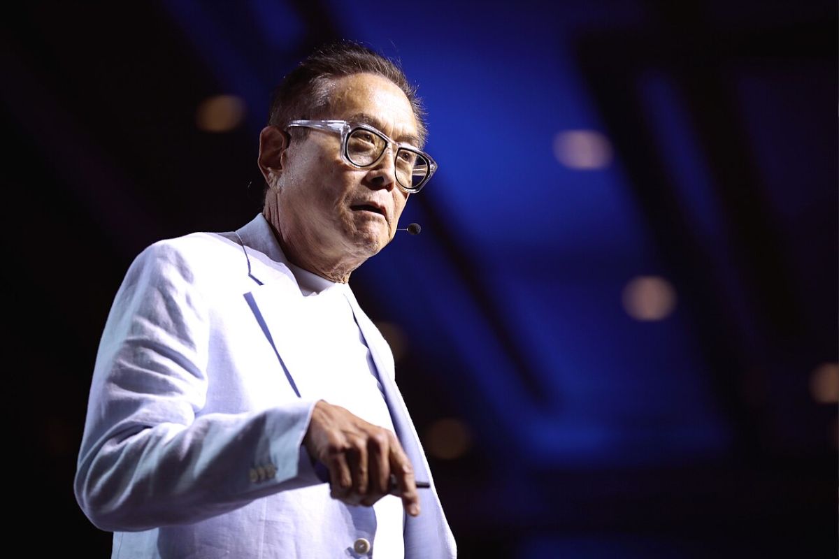Autor de “Pai Rico, Pai Pobre” está falido? Entenda a dívida de Robert Kiyosaki - QTU Questões do Universo