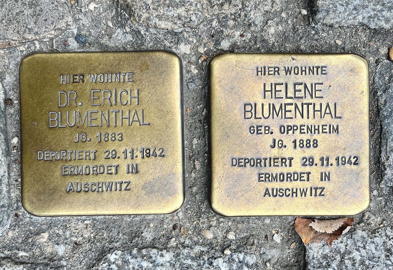 Cidade alemã proíbe novas homenagens às vítimas do Holocausto e é alvo de críticas