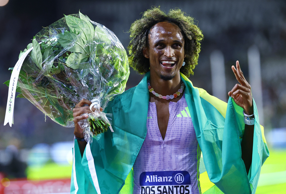 Alison dos Santos é tricampeão da Diamond League nos 400m com barreiras