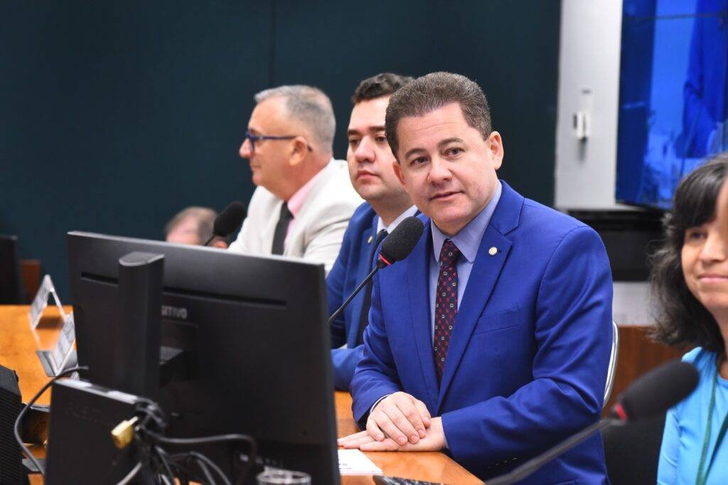 PF deflagra operação sobre tráfico de influência em SP e no DF; deputado é alvo