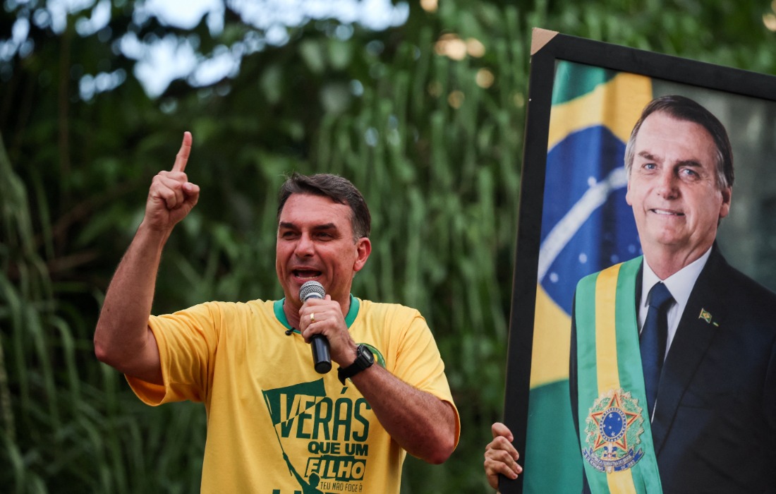 Flávio confirma ida a debate da Globo e chama Lula para confronto