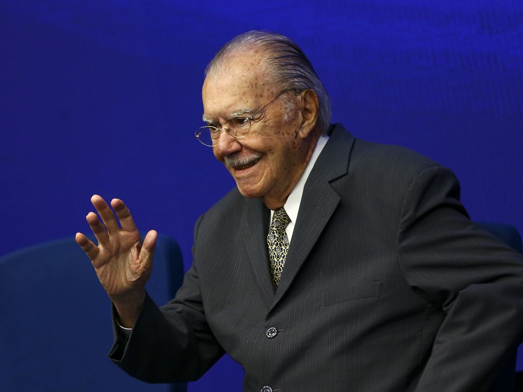 Sarney é internado em São Paulo para tratar pneumonia; quadro é ‘estável’
