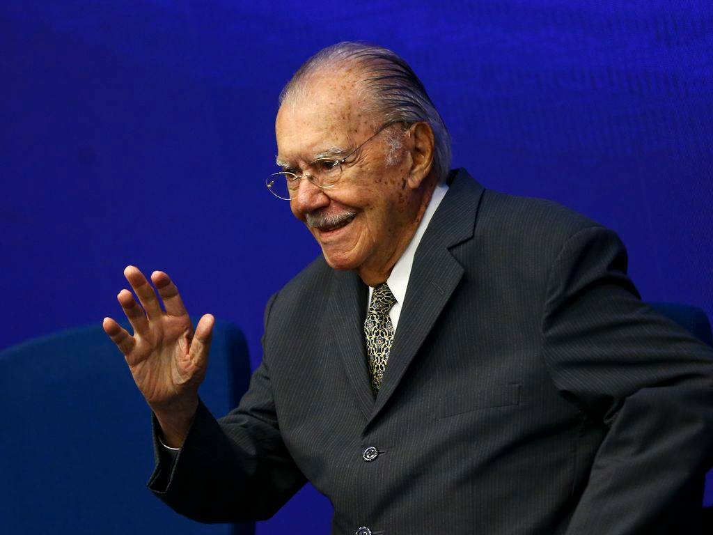 Ex-presidente José Sarney é internado com quadro de pneumonia no Maranhão