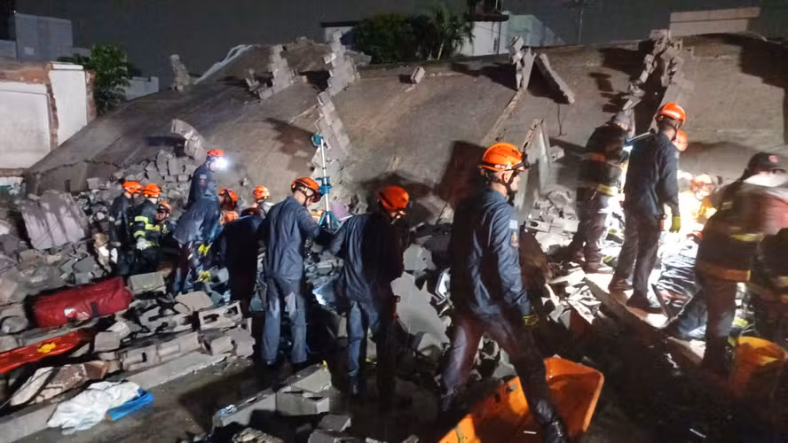 Desabamento na zona leste de SP deixa seis mortos; bombeiros encerram buscas