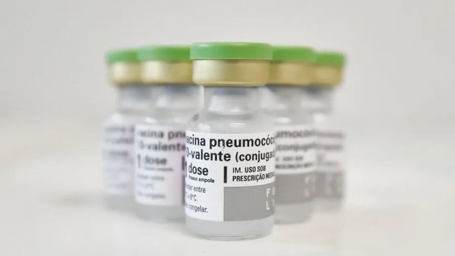 SUS vai oferecer imunizante contra a pneumonia para quem tem mais de 85 anos