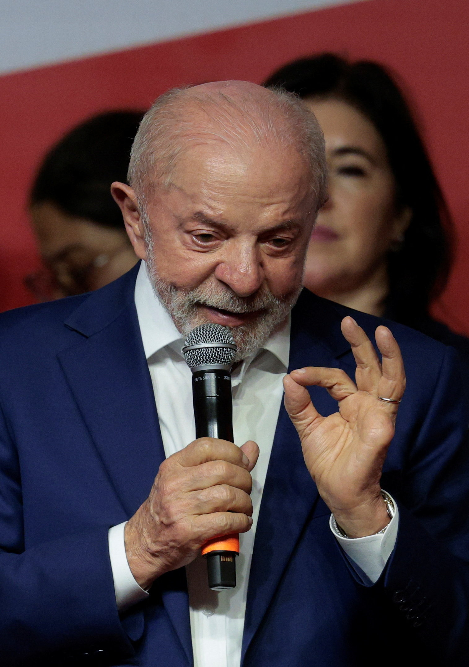 Campanha de Lula adota 'estratégia do medo' contra Flávio Bolsonaro