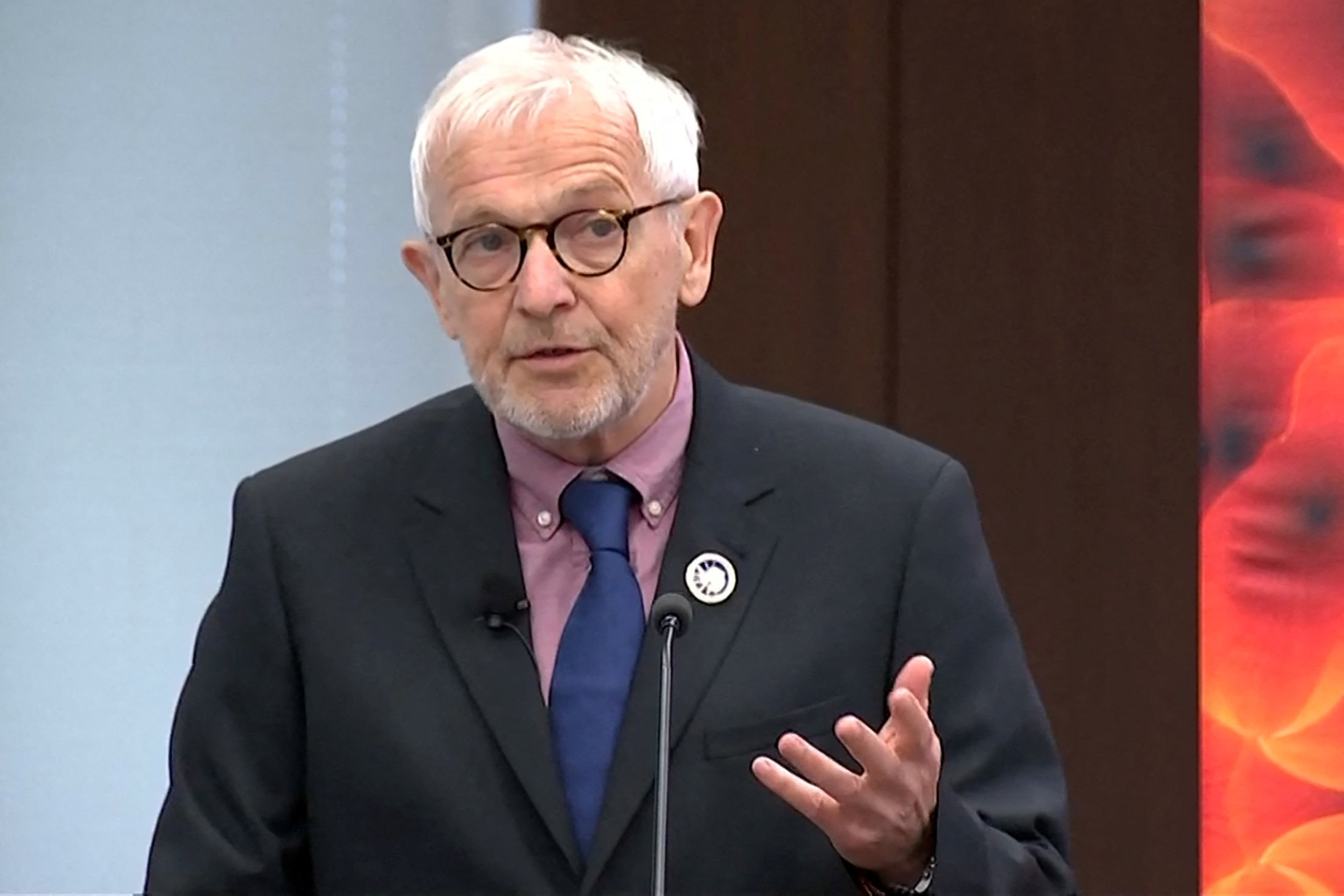 Francis Halzen, caçador de “partículas-fantasma”, ganha Nobel de Física de 2026