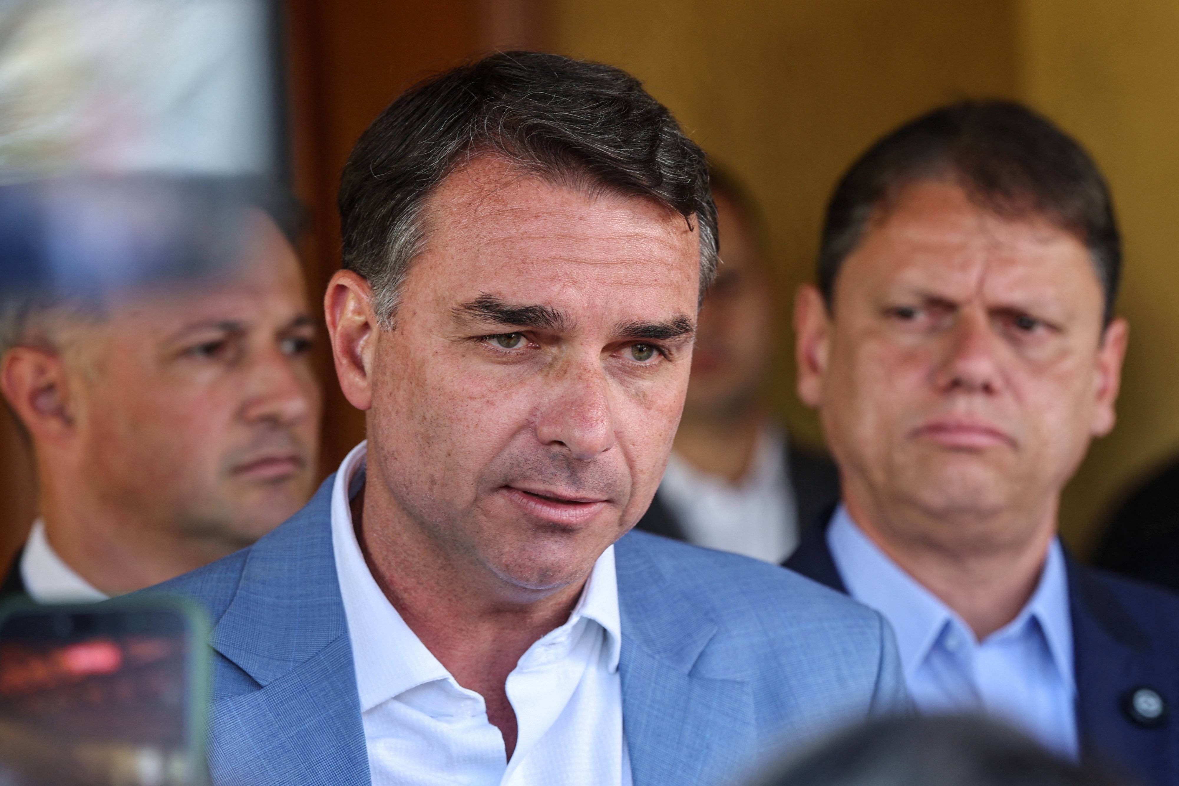 Flávio acelera ofensiva e leva vantagem na disputa pelo Centrão no 2º turno