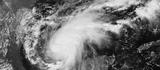 Imagem de satélite da Tempestade Tropical Isaias, em 7 de outubro de 2026, captada de um vídeo fornecido.