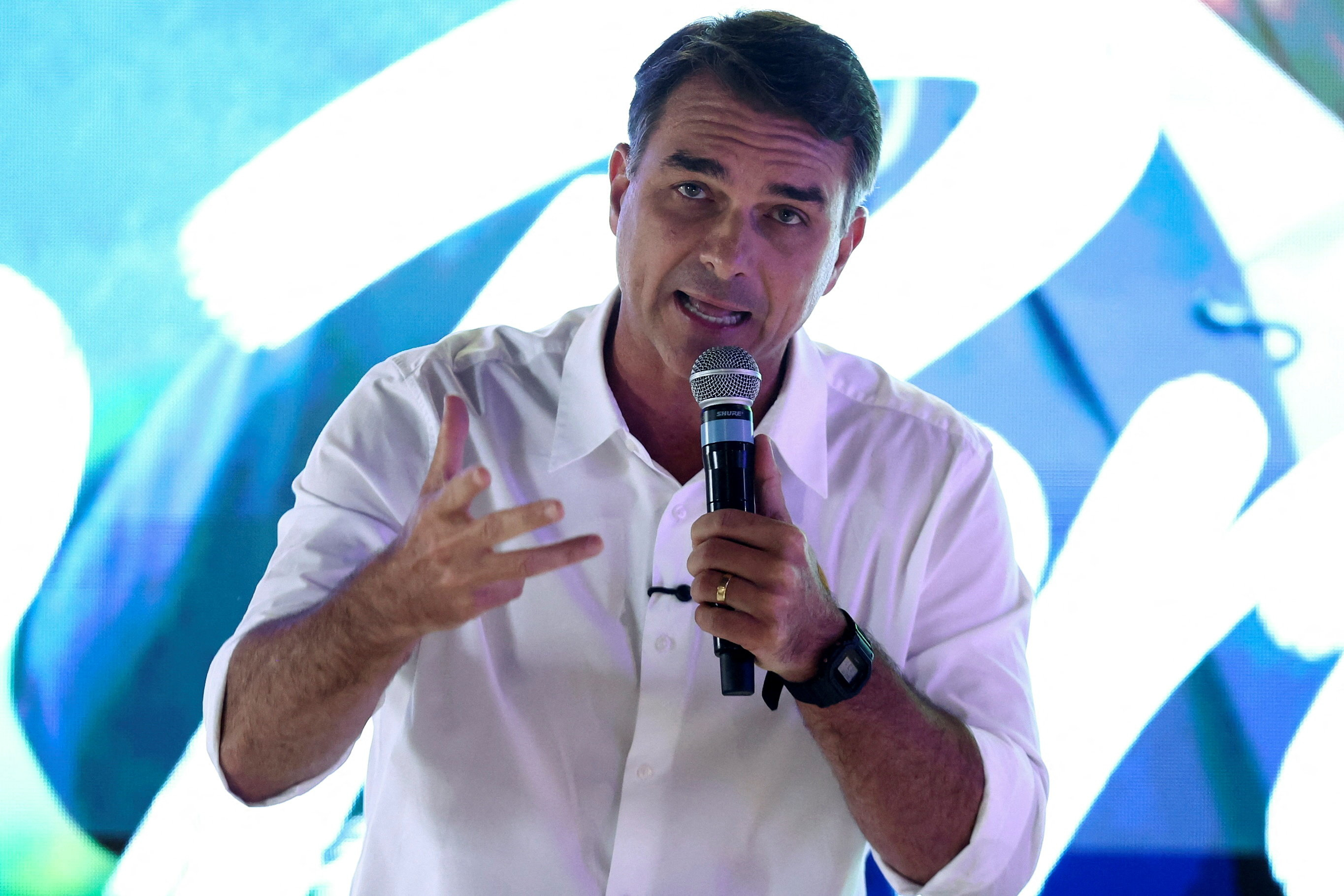 Flvio alerta para falsas promessas de cargos e chama inter | Política - Foto 2 | QTU Notícias