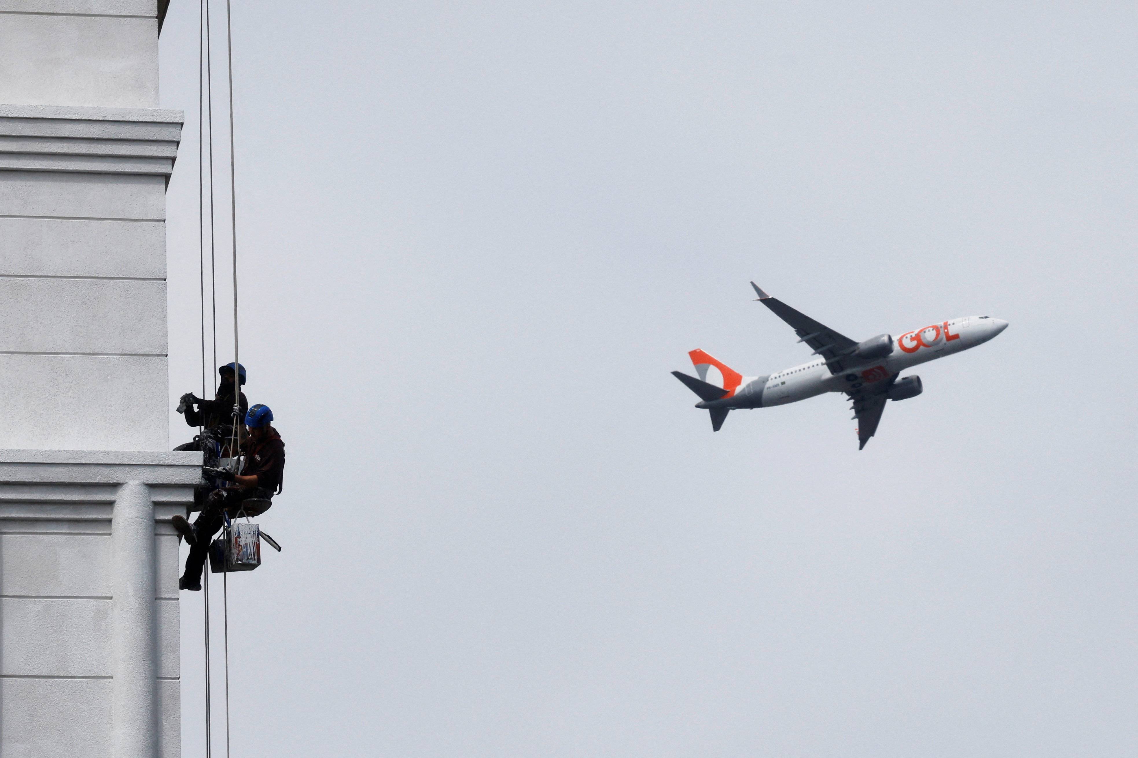 Dona de Gol e Avianca evita expansão agressiva e aposta em parcerias para crescer