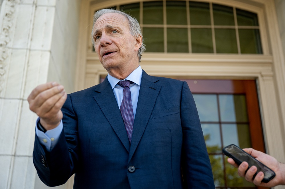 Ray Dalio alerta que China e Japão podem reduzir exposição aos Treasuries dos EUA