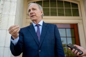 Ray Dalio alerta que China e Japão podem reduzir exposição aos Treasuries dos EUA