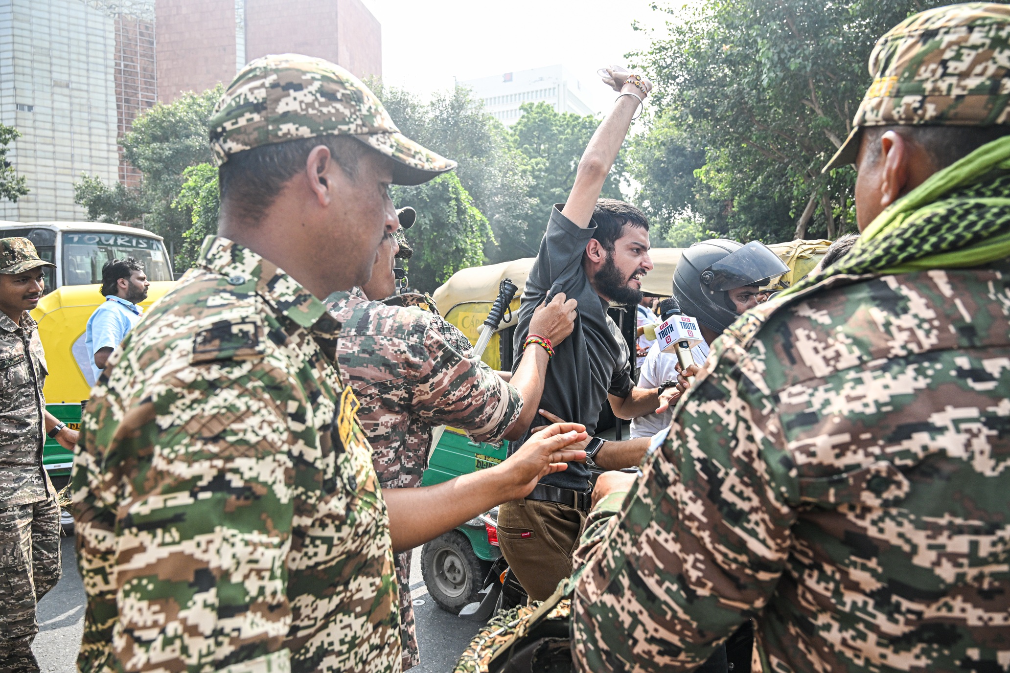 Líderes estudantis prometem manter protestos na Índia após libertação